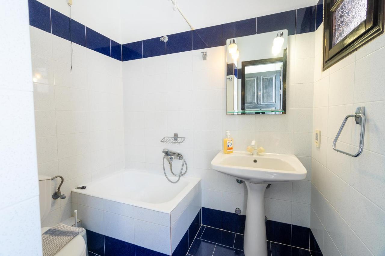 Hotel Koralli Kamari  Ngoại thất bức ảnh