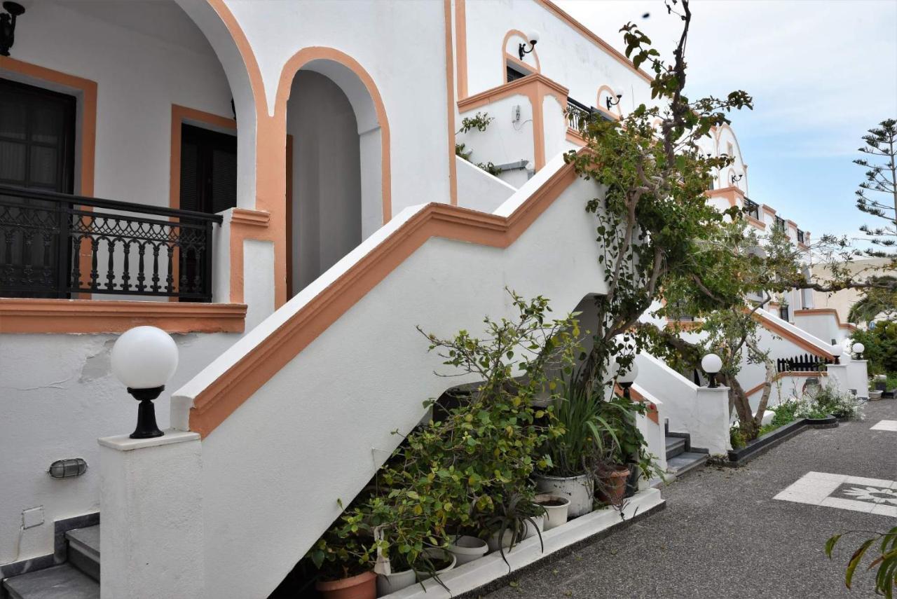 Hotel Koralli Kamari  Ngoại thất bức ảnh