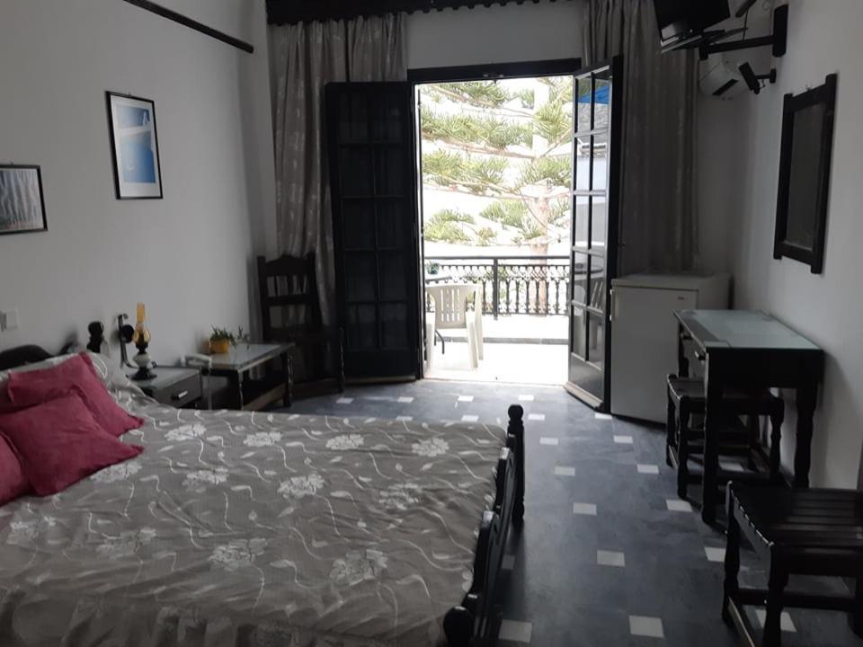 Hotel Koralli Kamari  Ngoại thất bức ảnh
