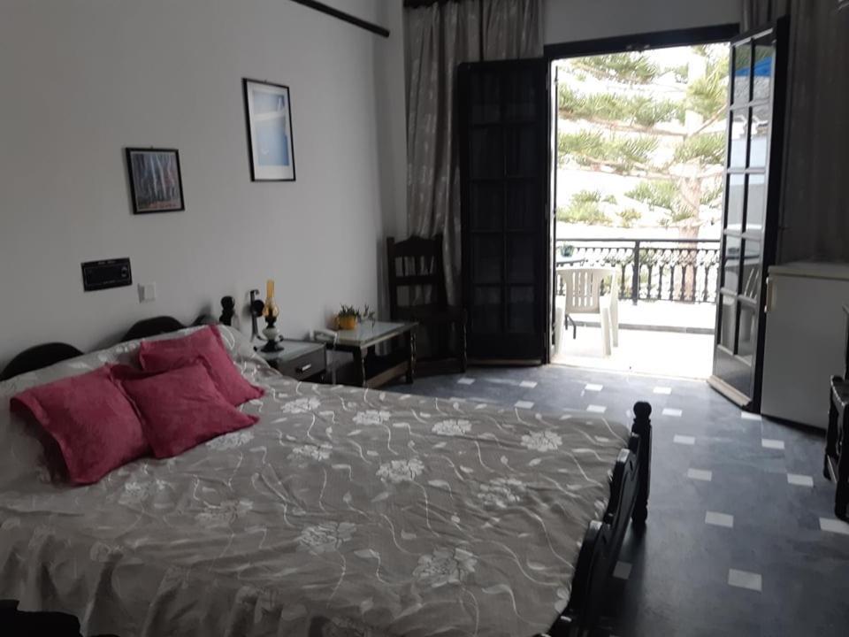 Hotel Koralli Kamari  Ngoại thất bức ảnh