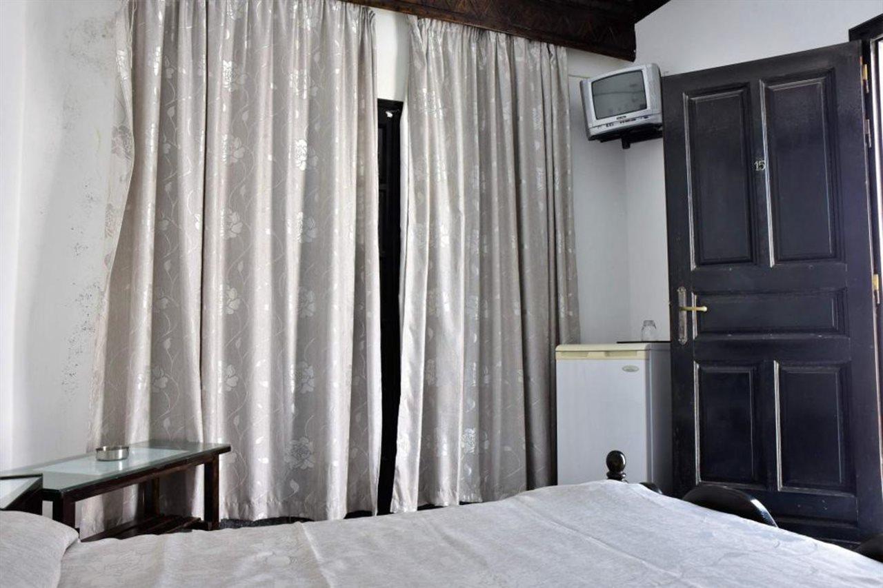 Hotel Koralli Kamari  Ngoại thất bức ảnh